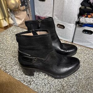 Dansko Black Leather Ankle Booties, Never worn! BRAND NEW!!